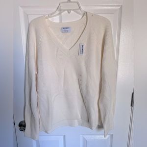 NWT Old Navy Soft Cream v-neck Sweater